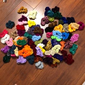 88 Velvet scrunches